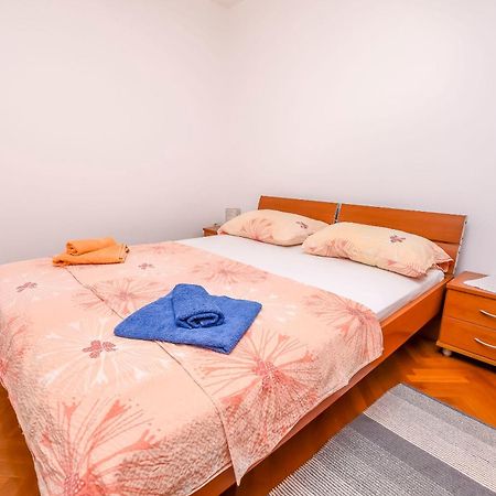 Apartments Ema Razanj Bagian luar foto
