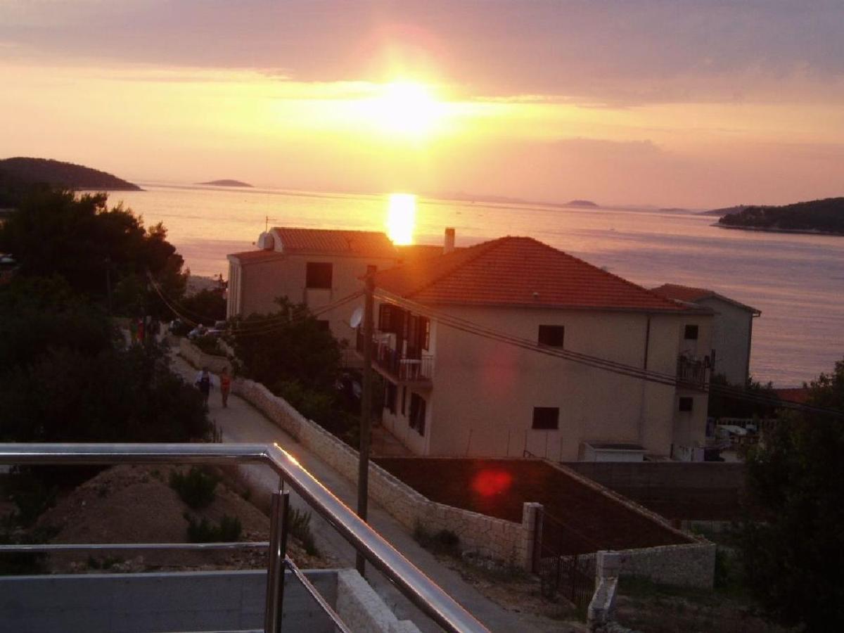 Apartments Ema Razanj Bagian luar foto